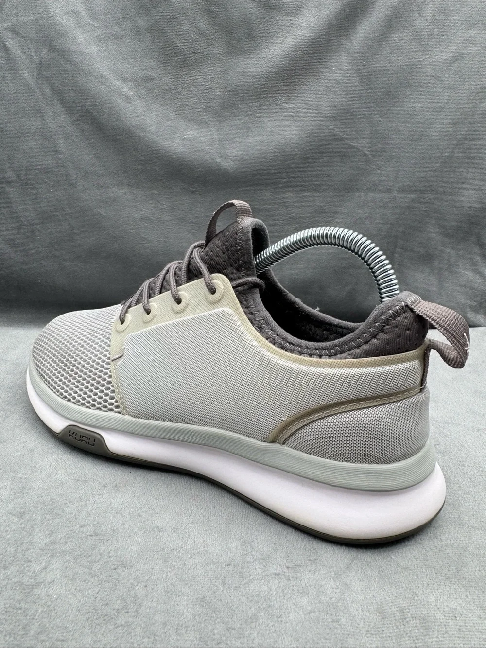 KURU Atom Sneakers Women’s Size 8 Cloud Gray White Iron Gray Walking Comfort
